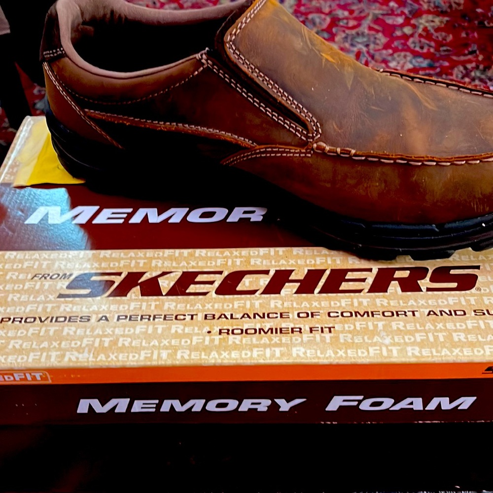 Mens sketchers. Sz. 13, Loafer slip on style! New, brown leather.